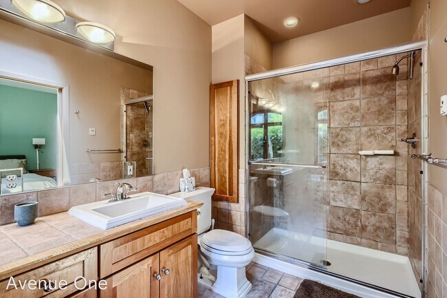 Building Photo - 4 br, 3 bath House - 1614 32nd Ave