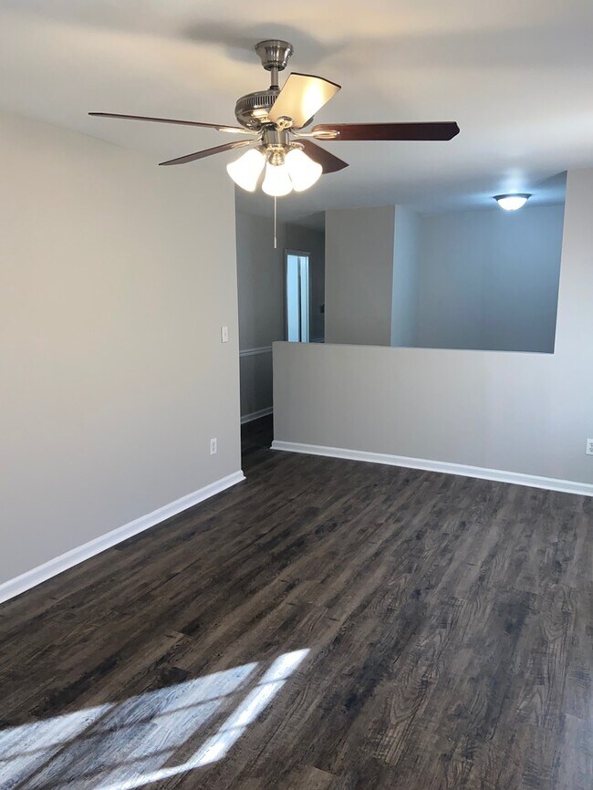 Building Photo - 600 20th Ct NE Center Point, AL 35215