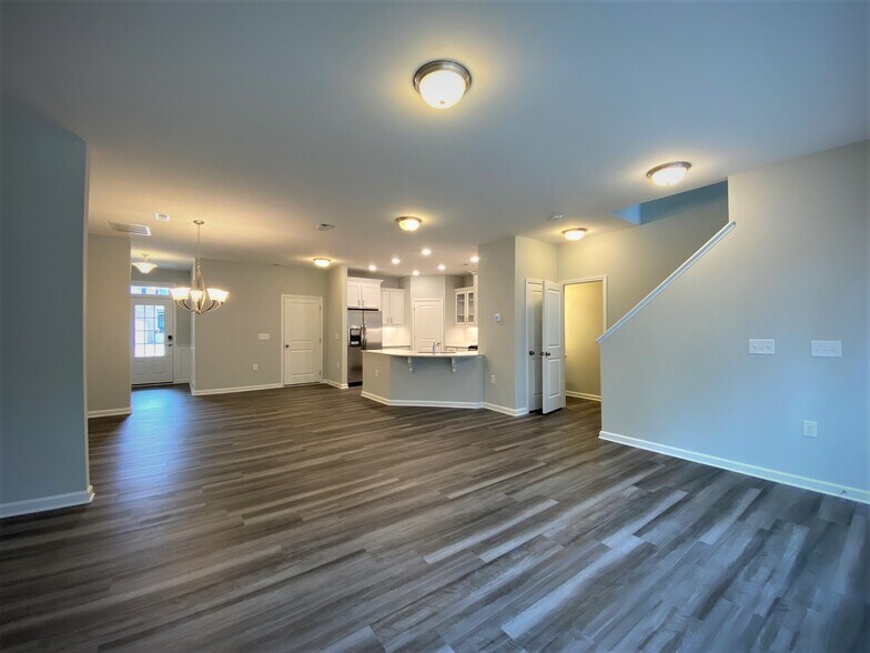 Building Photo - 621 Great Eno Path