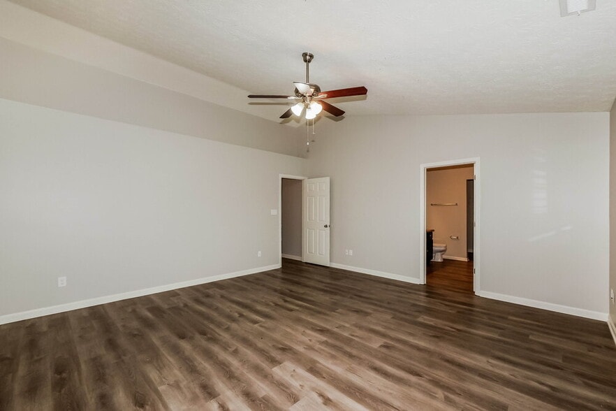 Building Photo - 11556 Ross Common Dr