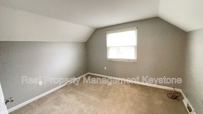 Building Photo - 575 Sautter Dr