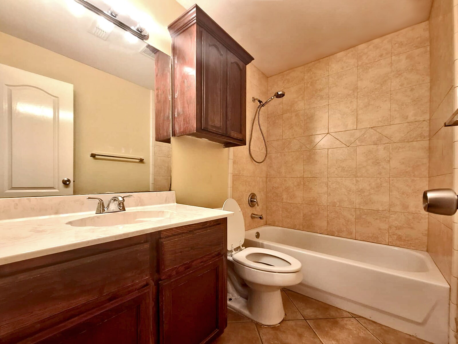Building Photo - 2118 Aruba Dr