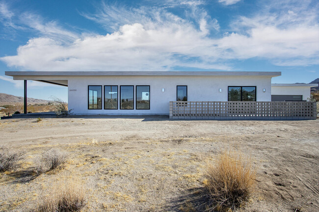 Building Photo - 66050 Cottonwood Dr