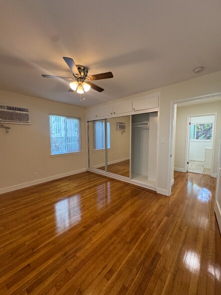 Building Photo - 1750 Grevelia St