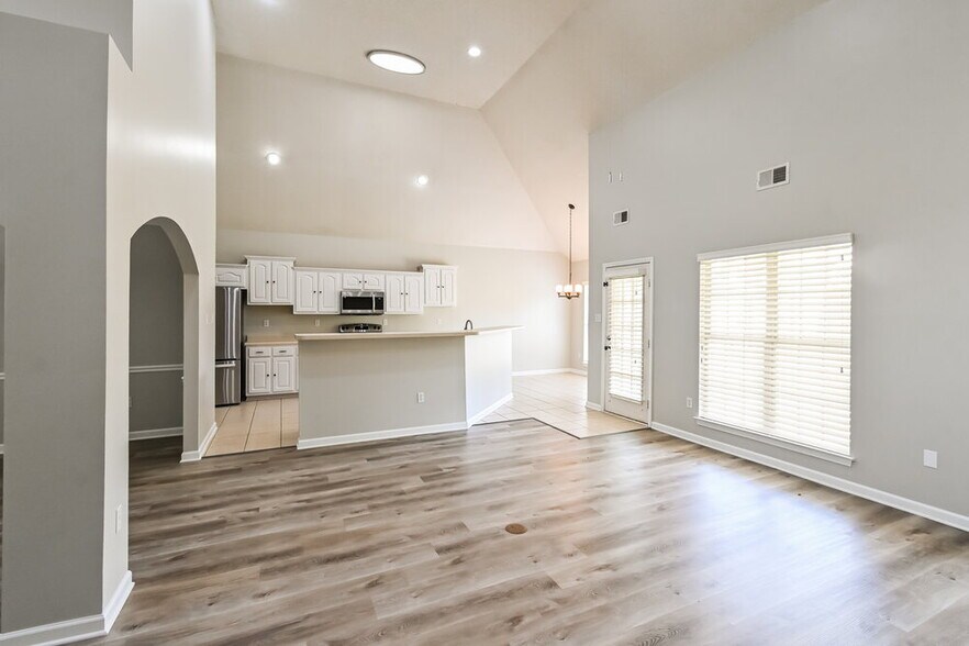 Building Photo - 841 Cedar Trace Cir