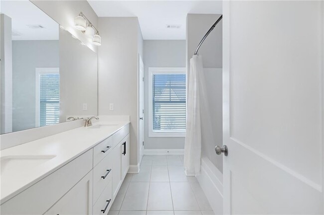 Building Photo - 1859 Commons Pl NW