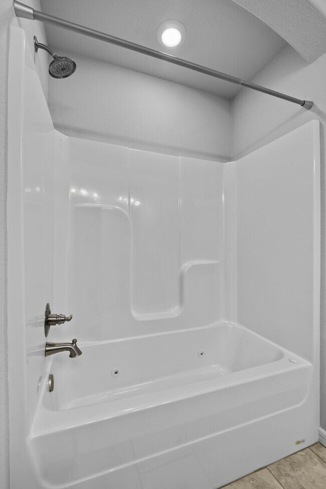 Building Photo - 4-Bed Home in West Fayetteville | Built 2021