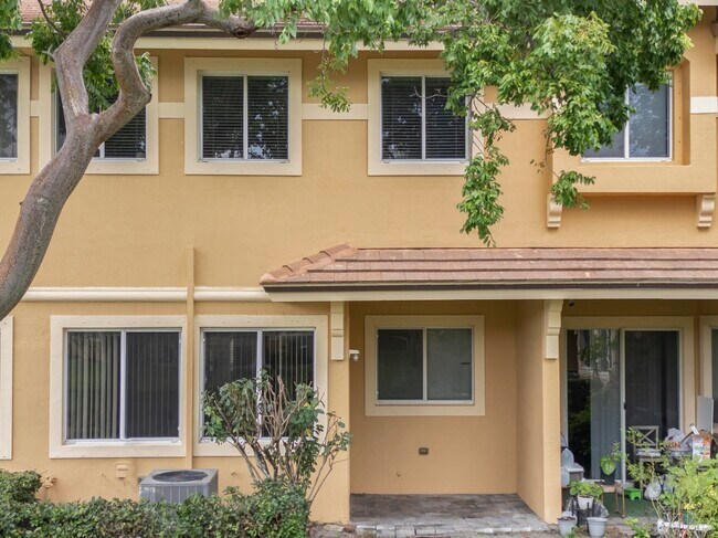 Building Photo - 4282 Berkshire Wharf Dr