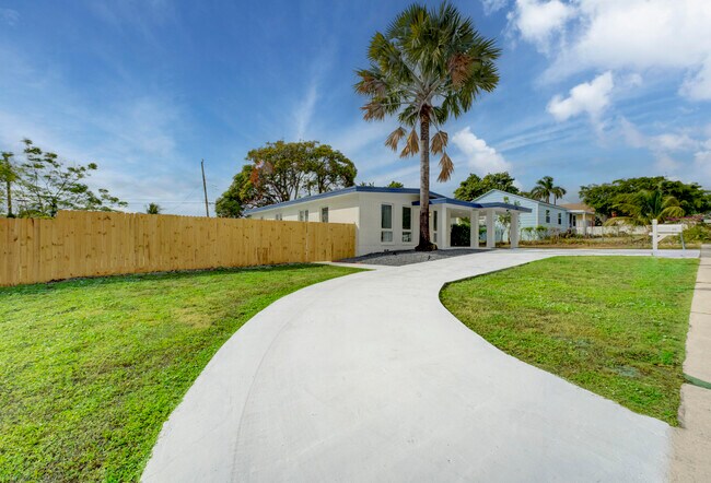 Building Photo - 840 Bradley St