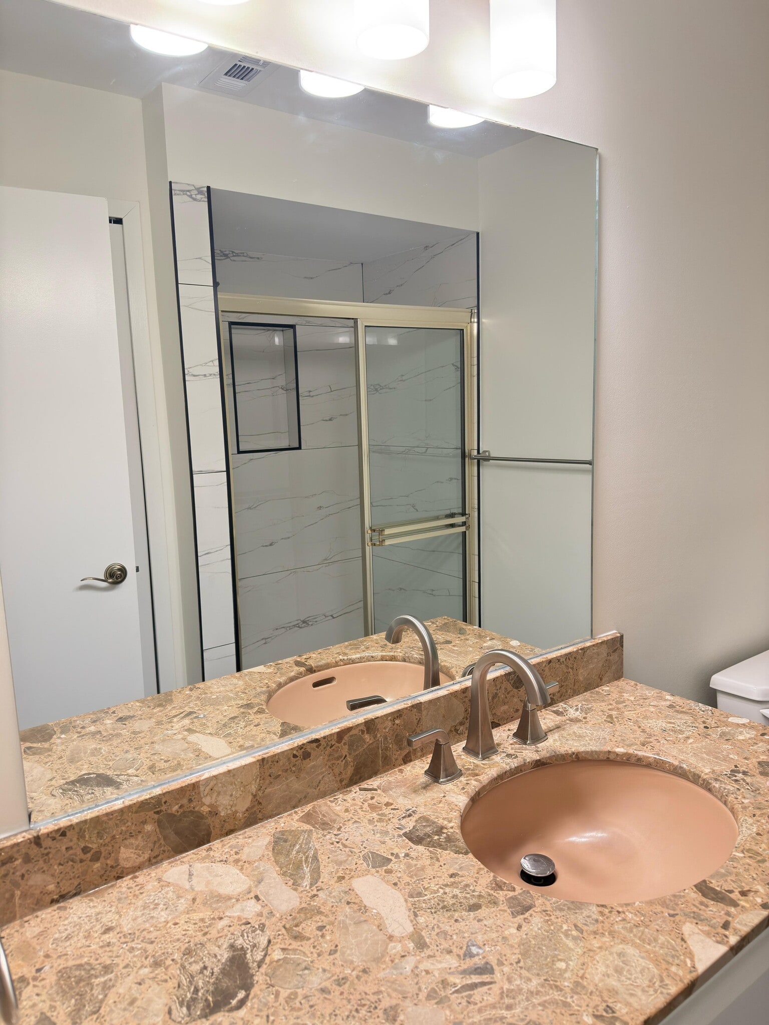 Building Photo - 6619 Ridgefield Cir