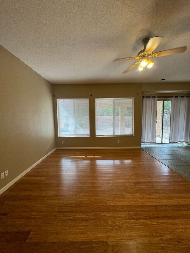 Building Photo - 5415 W Buffalo St