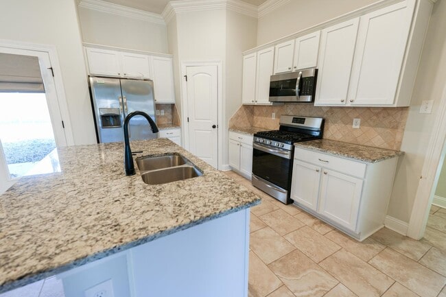 Building Photo - Beautiful 3 bedroom/2 bathroom in Willow Heights