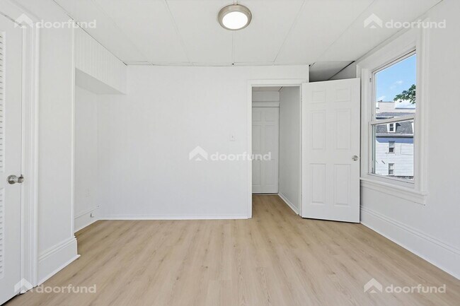 Building Photo - 17 Wachusett St