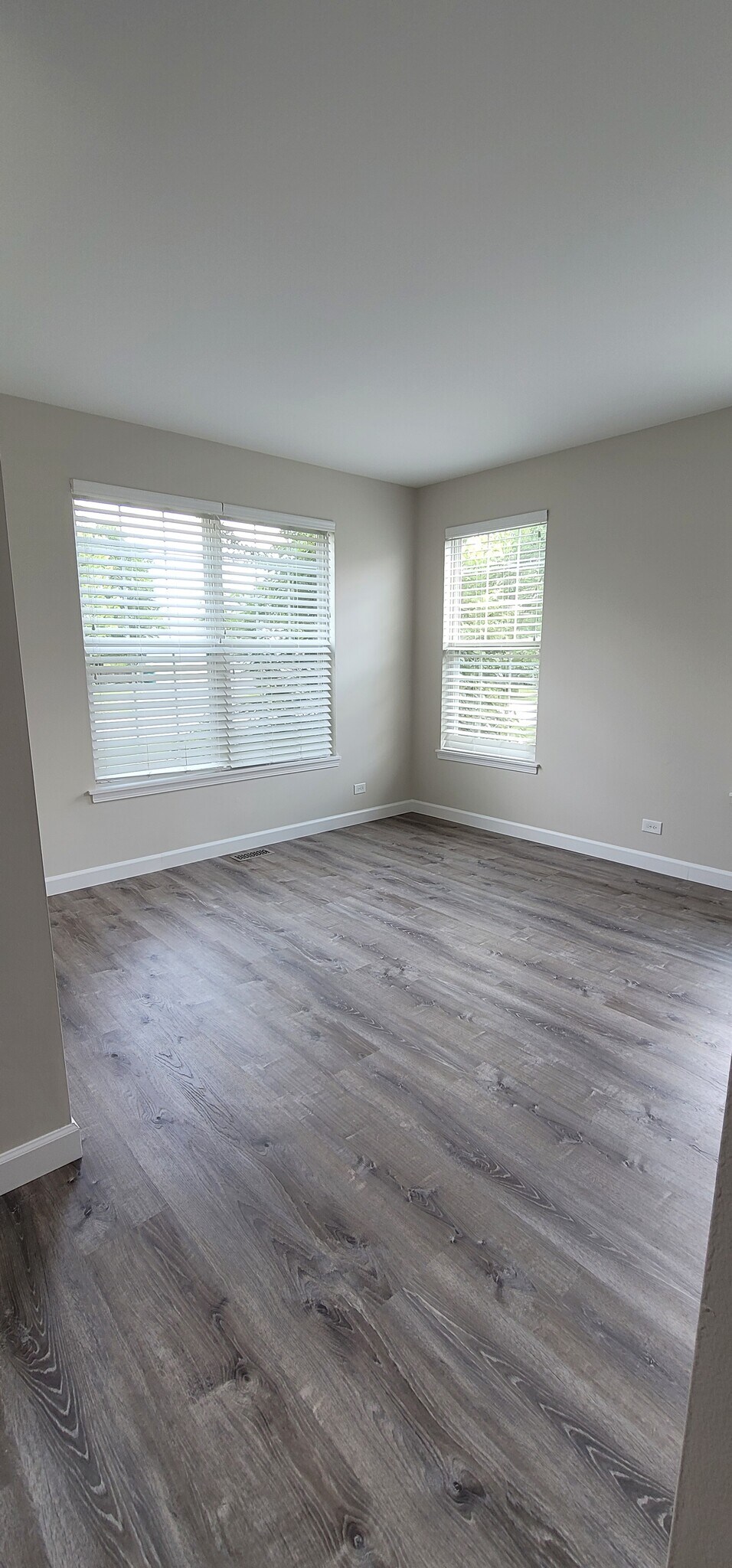 Building Photo - 12824 Meadow Ln