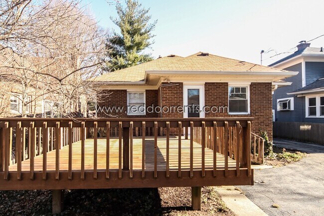 Building Photo - Coming Soon! 2 Bedroom/ 1.5 Bath Forest Hi...