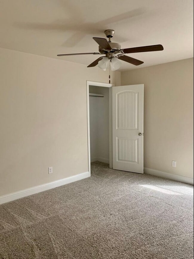 Building Photo - House for Lease in Odessa