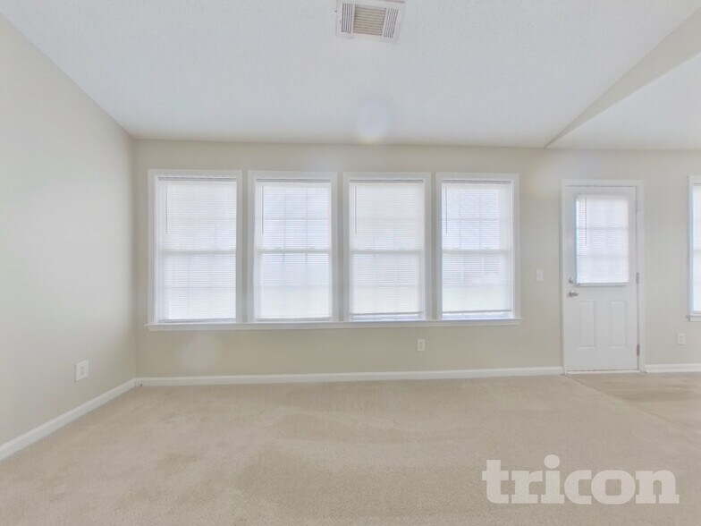 Building Photo - 962 Vera Ct