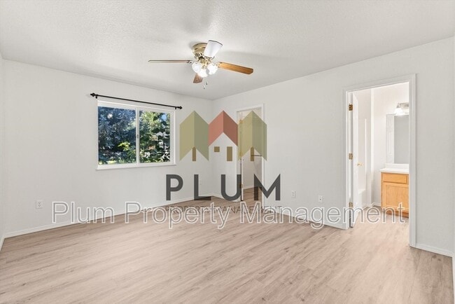 Building Photo - 5449 Golf Dr