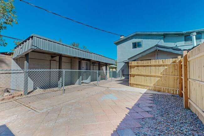 Building Photo - North Valley 4 Bedroom 2 Bath *Move-in Special* $1000 off 1st month rent if you sign by 11/30/25