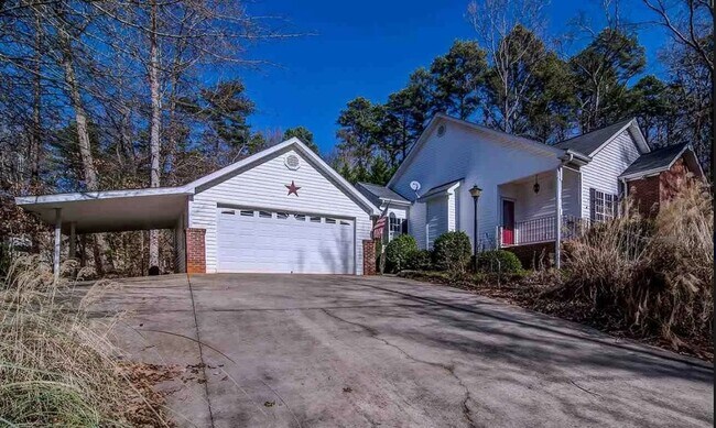 Building Photo - Serene Home-2 bed/2bath near I85 & Hwy 290