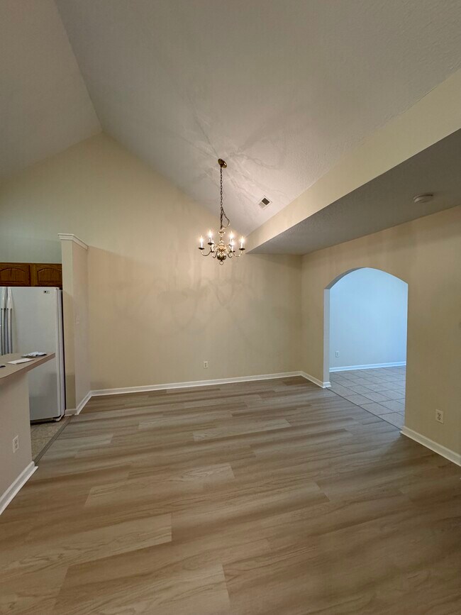 Building Photo - 3553 Oak Villa Way