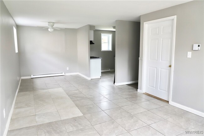 Building Photo - 209 Argus Dr
