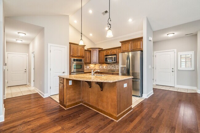 Building Photo - 4935 Willow Bluff Cir