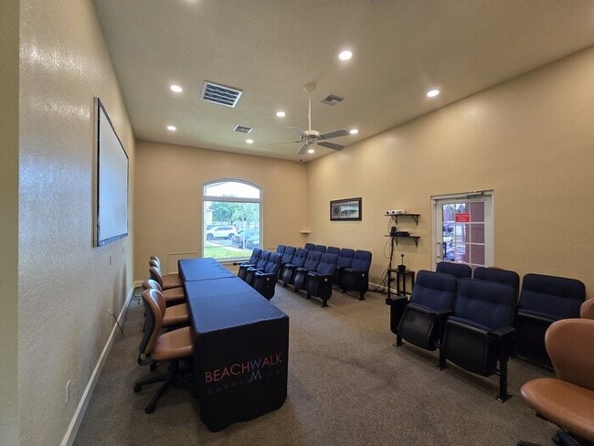 Building Photo - 1 Bed 1 Bath Condo For Rent in Tampa $1499