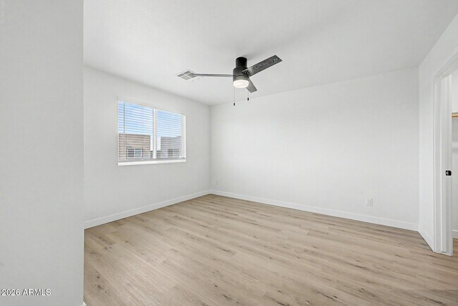 Building Photo - 141 W Latona Rd