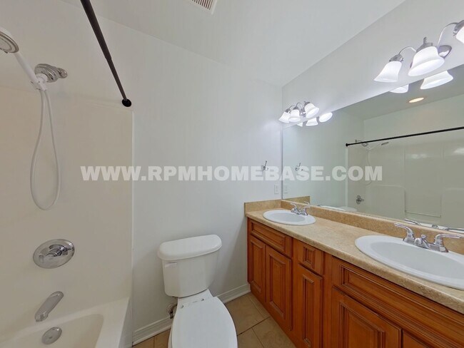 Building Photo - Charming 3-Bedroom Home on a Corner Lot with Spacious Yard – Pet Friendly!