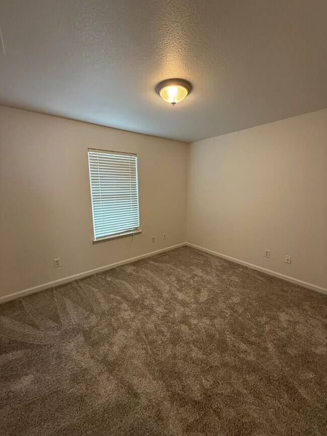 Building Photo - 505 Flora Spring Ct