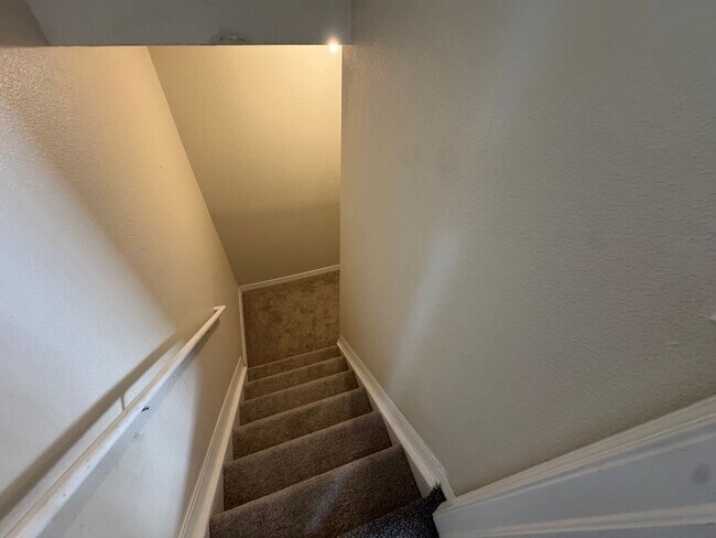 Building Photo - Spacious Townhome in Parker