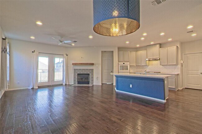 Building Photo - 413 Sheepshank Dr