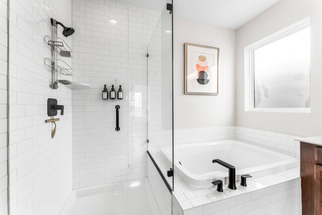 Building Photo - 8512 Bestride Bend