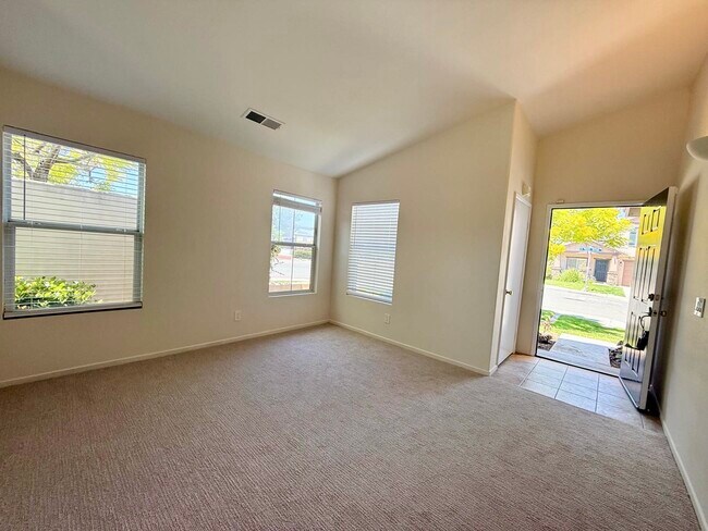 Building Photo - 1304 Thunder Springs Dr