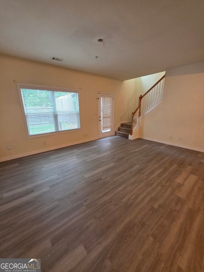 Building Photo - 207 Granite Way