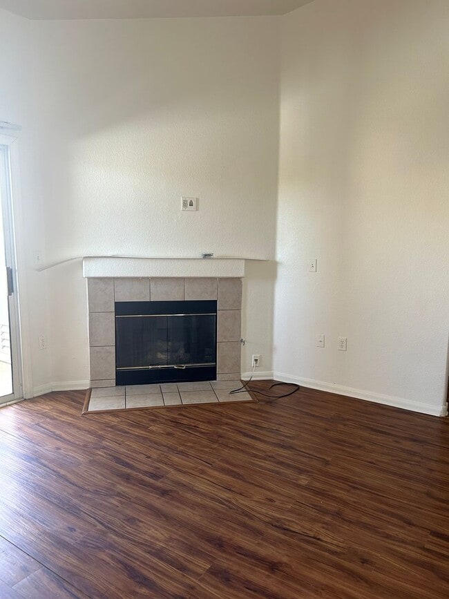 Building Photo - 1-Bedroom Condo in Gated Green Valley Community – Henderson