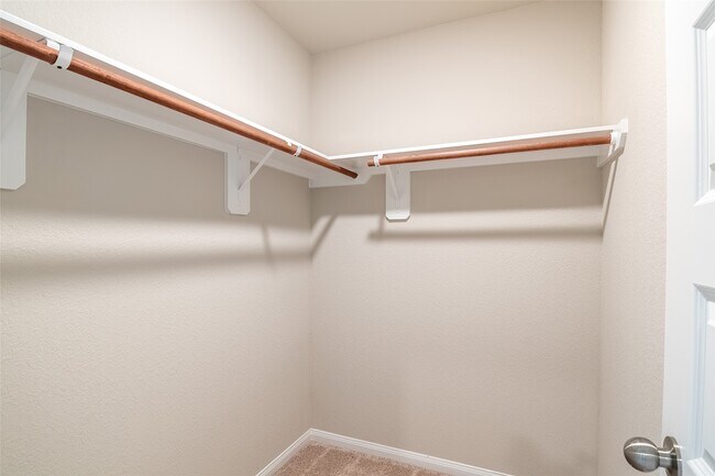 Building Photo - 2413 Tavo Trails Dr