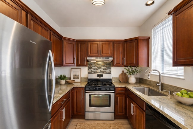 Building Photo - Bright & Updated 2BR Home in Kapolei | Solar, 2-Car Garage & Pet-Friendly Yard