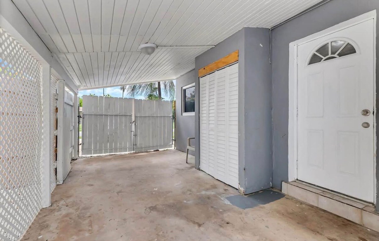Building Photo - 9700 SW 161st St