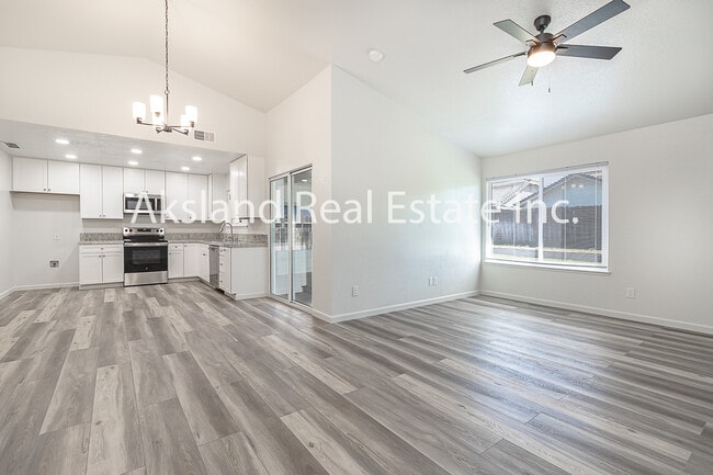 Building Photo - 5124 Tewkesbury Way