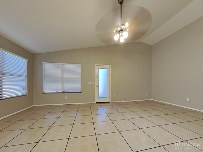 Building Photo - 1805 N 127th Dr