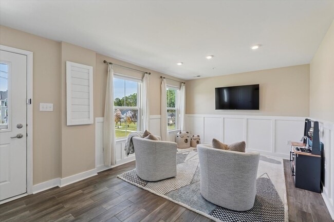 Building Photo - Beautiful 3B/2.5B Townhome in Downingtown ...