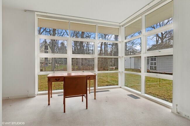 Building Photo - 155 S Deere Park Dr