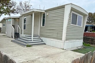 Building Photo - 614 Otis Ave