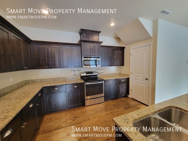 Building Photo - Adorable Two Story off Maple Grove. Neighb...