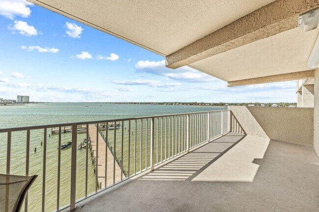 Building Photo - 1516 Sandpiper Ln