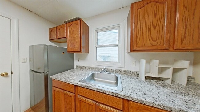 Building Photo - 74 Holbrook Rd