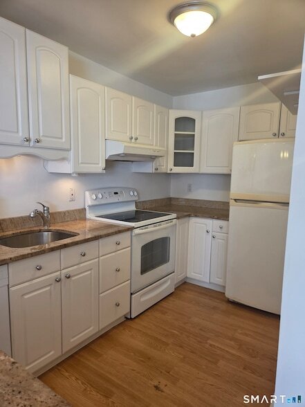 Building Photo - 73-79 Park Ave