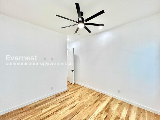 Building Photo - 426 Avenue L Ave